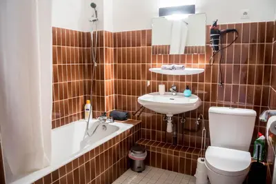 Salle de bains dans l'établissement Travel Homes - The EastSide, Parking and downtown