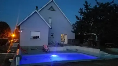 Piscine de l'établissement Les mésanges de l'Ill ou située à proximité