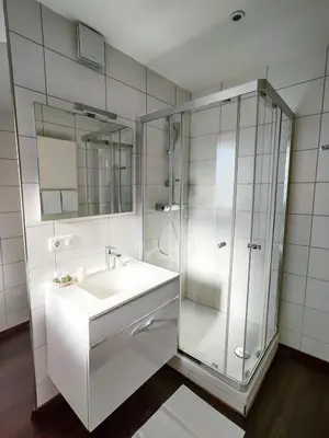 Salle de bains dans l'établissement Hôtel Restaurant Roess