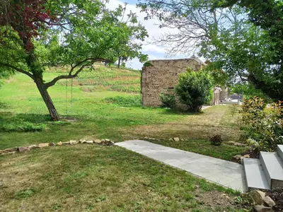 Jardin de l'établissement Joli gîte F2 indépendant avec jardin privé