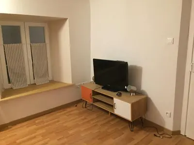 Télévision ou salle de divertissement dans l'établissement Caveau 1751