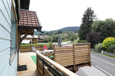 Vue générale sur la montagne ou vue sur la montagne depuis le chalet