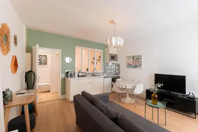 Cuisine ou kitchenette dans l'établissement Colmar City Center - Modern Studio COCOON - BookingAlsace
