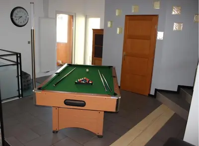Salle de jeux dans l'établissement Maison / villa complète à 5 minutes de Colmar