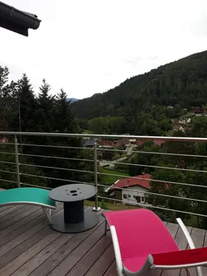 Vue générale sur la montagne ou vue sur la montagne depuis la maison de vacances