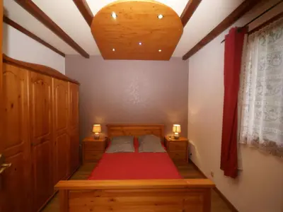 Un ou plusieurs lits dans un hébergement de l'établissement Ventron Chalet with Hill Views