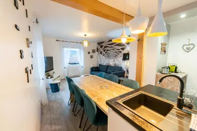 Cuisine ou kitchenette dans l'établissement Gîte l'Améthyste 3 appartements