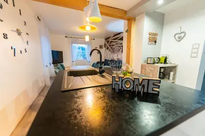 Cuisine ou kitchenette dans l'établissement Gîte l'Améthyste 3 appartements