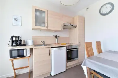 Cuisine ou kitchenette dans l'établissement Maison d'Hôtes Sainte Hune Chambres et appartements