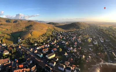 Vue générale sur la montagne ou vue sur la montagne depuis l'appartement