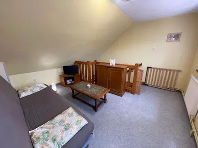 Un ou plusieurs lits dans un hébergement de l'établissement Apartment Résidence jaune et rose-4 by Interhome
