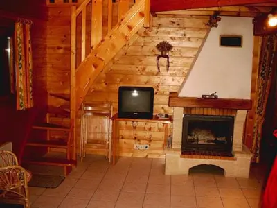 Télévision ou salle de divertissement dans l'établissement Chalet Helalph
