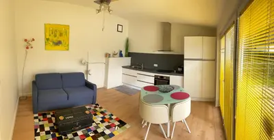 Cuisine ou kitchenette dans l'établissement Agora