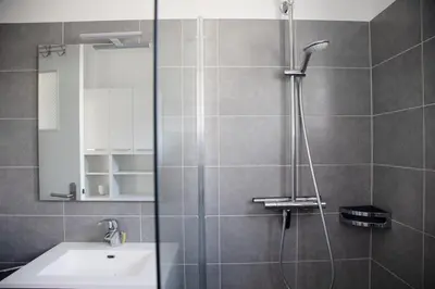 Salle de bains dans l'établissement La maison de Paul