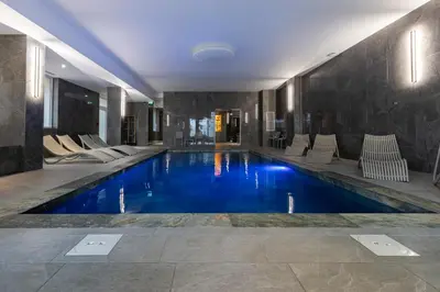 Piscine de l'établissement Hotel Munsch Restaurant & Wellness, Colmar Nord - Haut-Koenigsbourg ou située à proximité