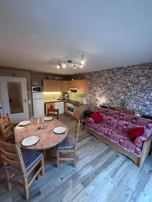 Cuisine ou kitchenette dans l'établissement Gîte les Dryades
