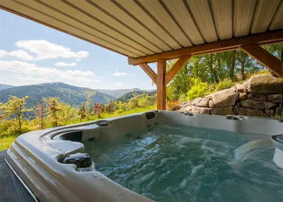 Vue générale sur la montagne ou vue sur la montagne depuis le chalet
