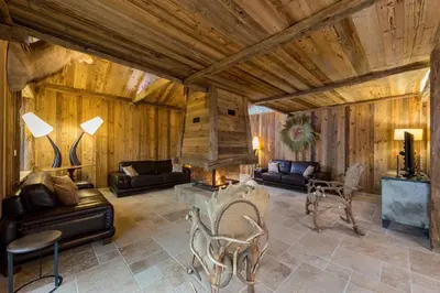 Coin salon dans l'établissement Chalet Le Lodge