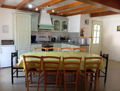 Cuisine ou kitchenette dans l'établissement Les gîtes du chatelet