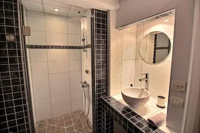 Salle de bains dans l'établissement LE PTIT BARTHO