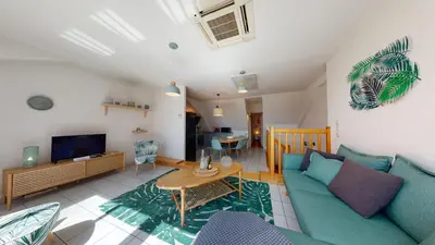 Télévision ou salle de divertissement dans l'établissement Duplex des Dominicains - 1 Parking GRATUIT - Hypercentre 6 personnes
