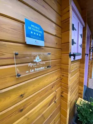 Certificat, récompense, panneau ou autre document affiché dans l'établissement Chalet Le Familial - SPA & SAUNA - Serviettes - Peignoirs - Lits faits - Ménage inclus