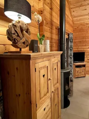 Cuisine ou kitchenette dans l'établissement Chalet Le Familial - SPA & SAUNA - Serviettes - Peignoirs - Lits faits - Ménage inclus