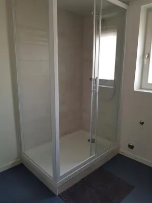Salle de bains dans l'établissement Le Cocon de Tom