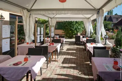 Restaurant ou autre lieu de restauration dans l'établissement Hôtel Restaurant Au Relais D'Alsace