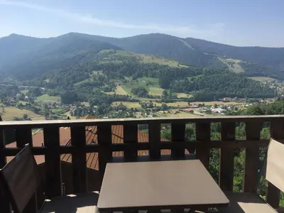 Vue générale sur la montagne ou vue sur la montagne depuis l'appartement
