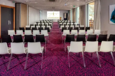Espace de conférence ou salle de réunion dans l'établissement Best Western Plus Hotel & SPA Le Schoenenbourg