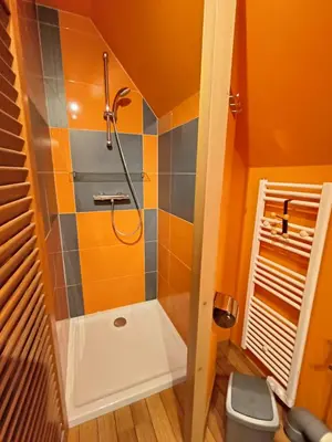Salle de bains dans l'établissement Gîte de la Tour