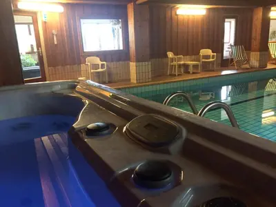 Piscine de l'établissement Hotel-Spa & Restaurant Logis Domaine Langmatt ou située à proximité
