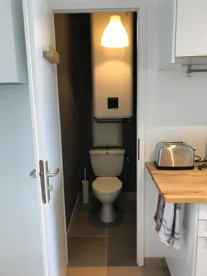Salle de bains dans l'établissement PERCHOIR 1 : Studio haut de gamme et lumineux