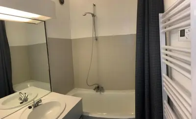 Salle de bains dans l'établissement PERCHOIR 1 : Studio haut de gamme et lumineux