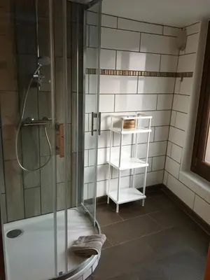 Salle de bains dans l'établissement Huna’gîte