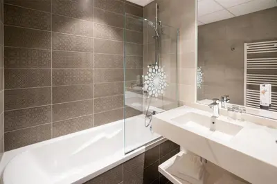Salle de bains dans l'établissement Hotel L'Europe Colmar, BW Signature Collection