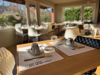 Restaurant ou autre lieu de restauration dans l'établissement Hôtel restaurant Relais de Rixheim Ile Napoléon Mulhouse