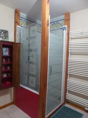 Salle de bains dans l'établissement La Chambre de Manon