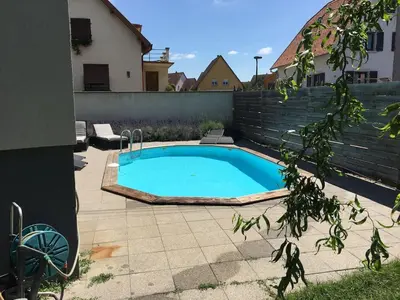 Piscine de l'établissement LE PIED A TERRE SELESTADIEN ou située à proximité