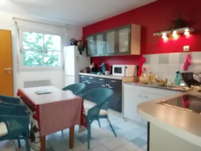 Cuisine ou kitchenette dans l'établissement LE KATZALA