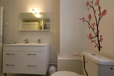 Salle de bains dans l'établissement Gîte L Écrin - Cœur de Riquewihr - 4 personnes