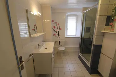 Salle de bains dans l'établissement Gîte L Écrin - Cœur de Riquewihr - 4 personnes