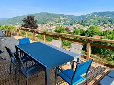 Vue générale sur la montagne ou vue sur la montagne depuis le chalet
