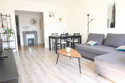 Coin salon dans l'établissement Colmar City Center - SCHNAPSALA Terrasse and Free Parking - BookingAlsace