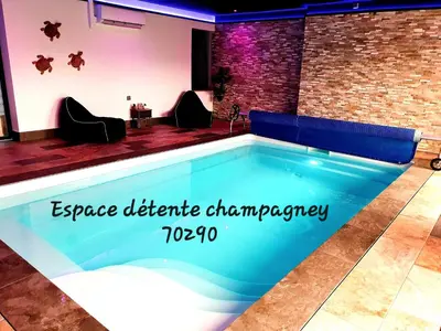Piscine de l'établissement Espace détente Champagney ou située à proximité