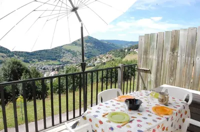 Vue générale sur la montagne ou vue sur la montagne depuis l'appartement