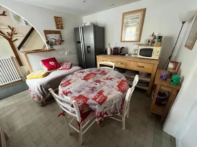 Cuisine ou kitchenette dans l'établissement Appartement confortable à Gérardmer 40 m² proximité pistes
