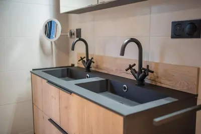 Cuisine ou kitchenette dans l'établissement Gîte du Fronzell
