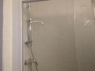 Salle de bains dans l'établissement Hotel Le Strasbourg